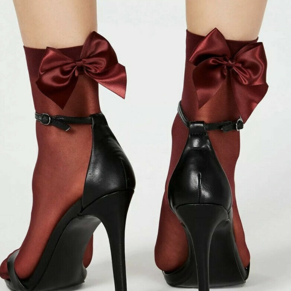 2 Pair of INC International Concepts Women’s Classy Wine Satin Bow Socks OSFM - Picture 2 of 4